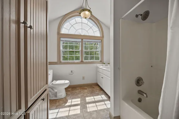 $439,000 | 100 Goose Creek Drive, Washington, NC 27889