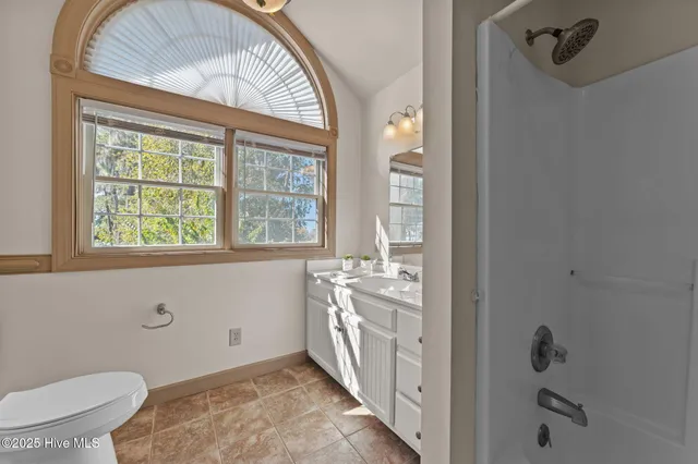 $499,000 | 100 Goose Creek Drive, Washington, NC 27889