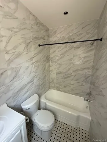 $2,250 | 6 Lockwood Avenue, Unit 1W, Yonkers, NY 10701