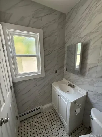 $2,250 | 6 Lockwood Avenue, Unit 1W, Yonkers, NY 10701