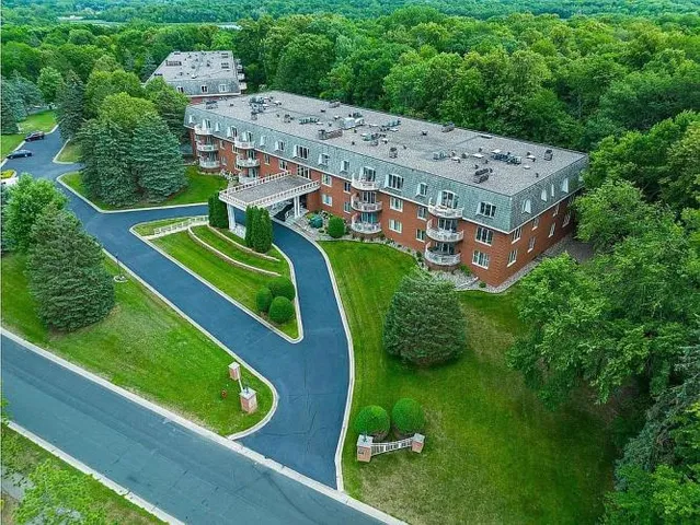 $260,000 | 8621 Basswood Road, Unit 32, Eden Prairie, MN 55344