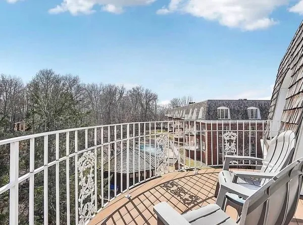 $260,000 | 8621 Basswood Road, Unit 32, Eden Prairie, MN 55344