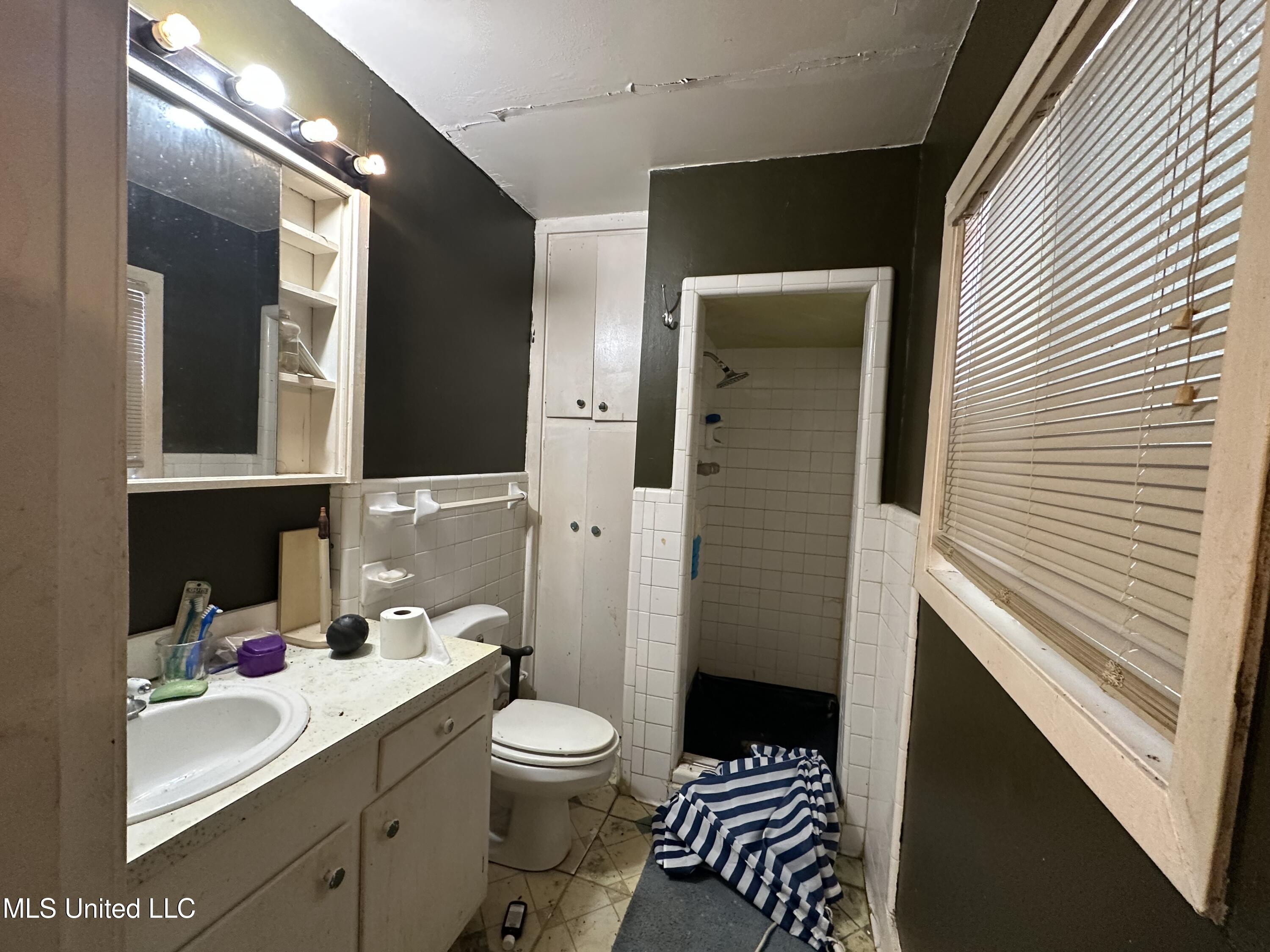 1244 Cooper Road Jackson, MS 39212 - Photo 7 of 13 IMG_0449