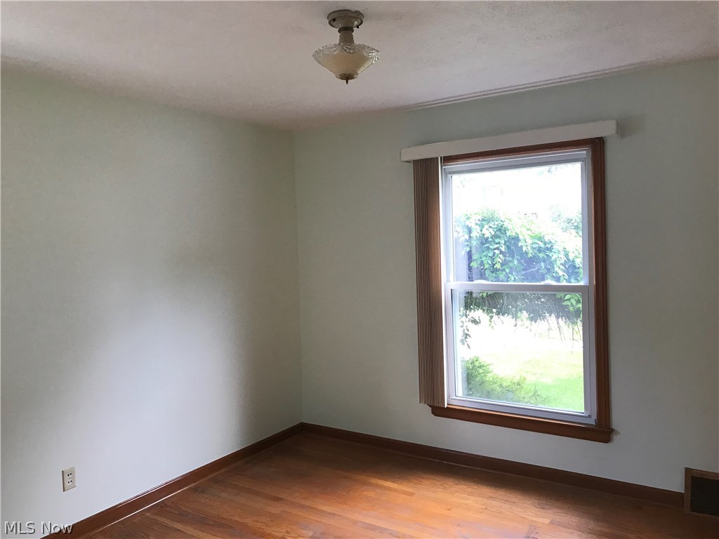 1272 Irene Road Lyndhurst, OH 44124 - Photo 6 of 9 Gallery Image 6