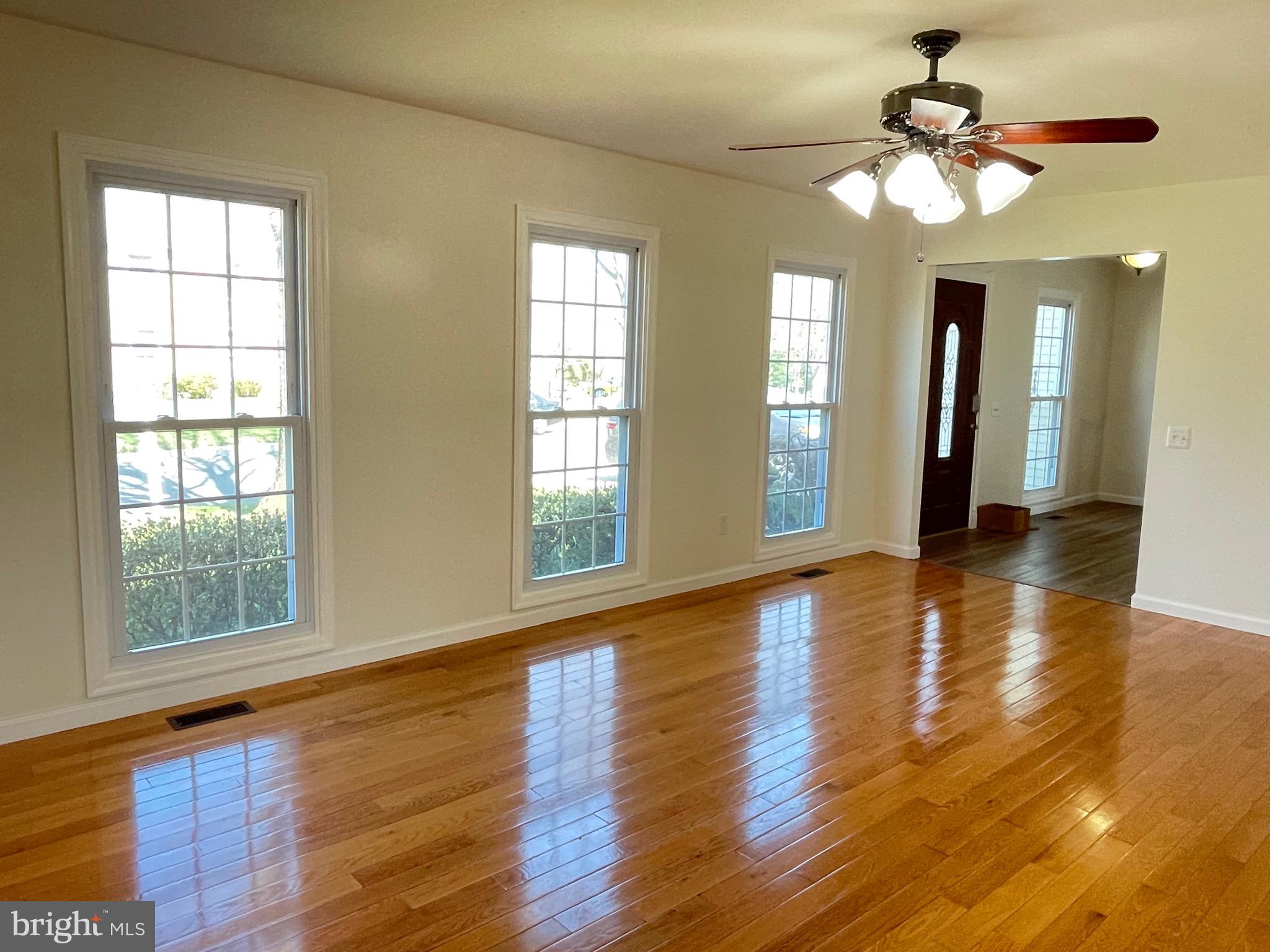 325 Prelude Drive Silver Spring, MD 20901 - Photo 32 of 48 Living room