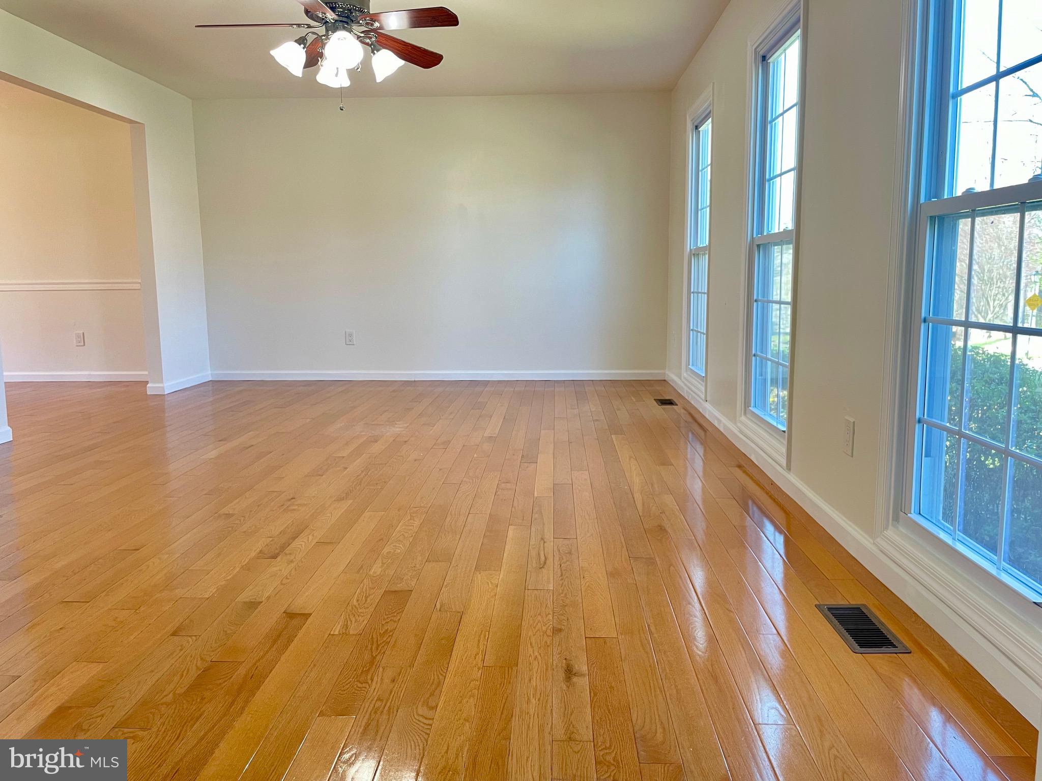 325 Prelude Drive Silver Spring, MD 20901 - Photo 33 of 48 Living room