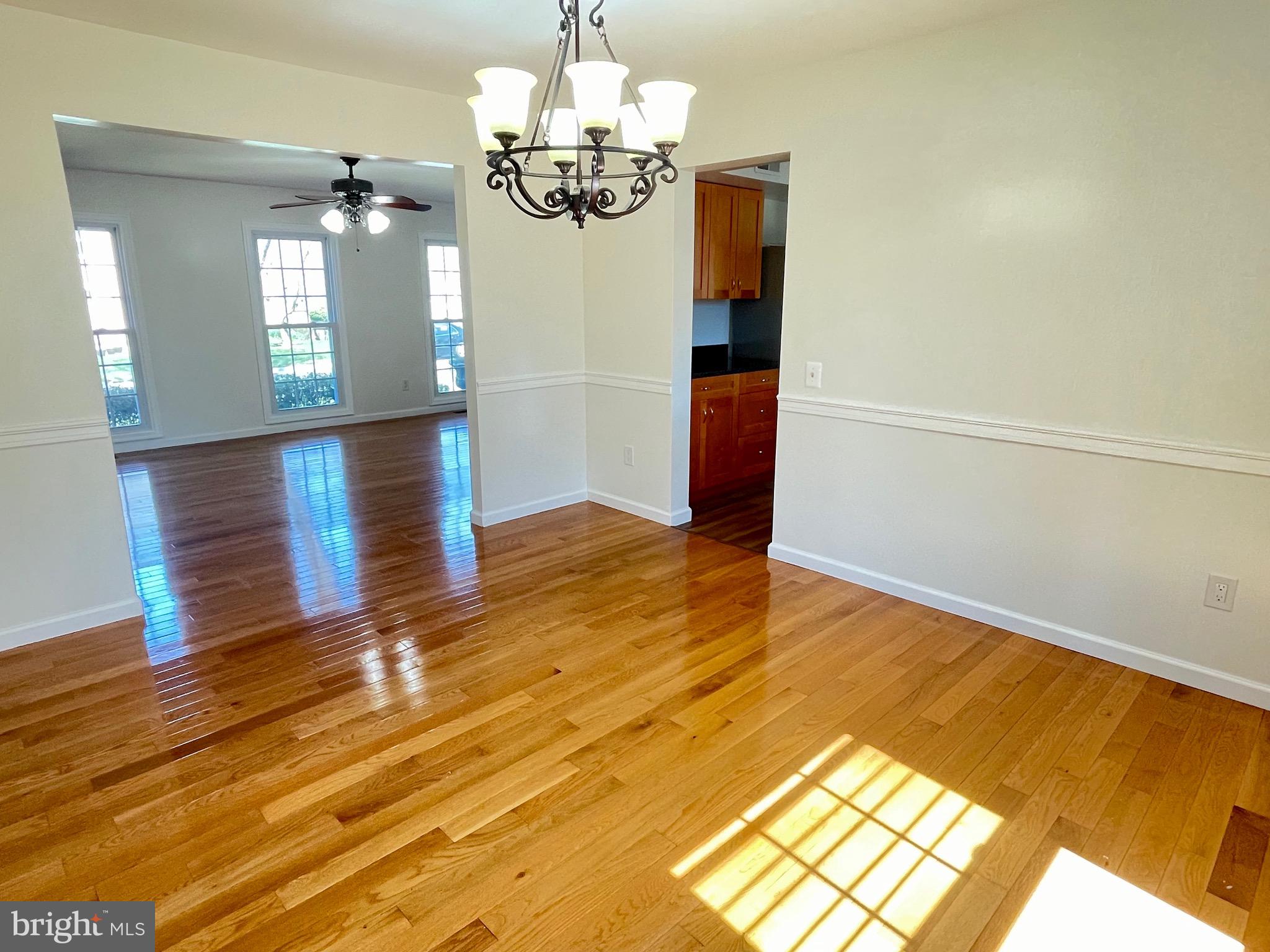 325 Prelude Drive Silver Spring, MD 20901 - Photo 34 of 48 Dinning room