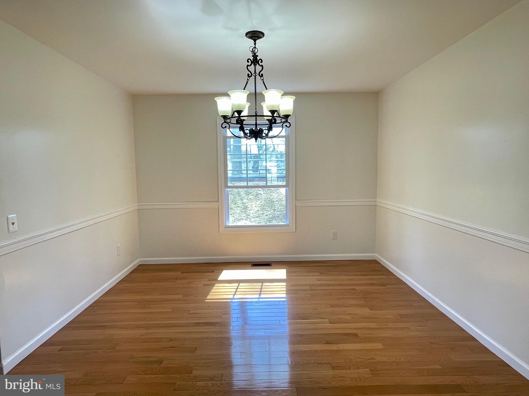 325 Prelude Drive Silver Spring, MD 20901 - Photo 35 of 48 Dinning room
