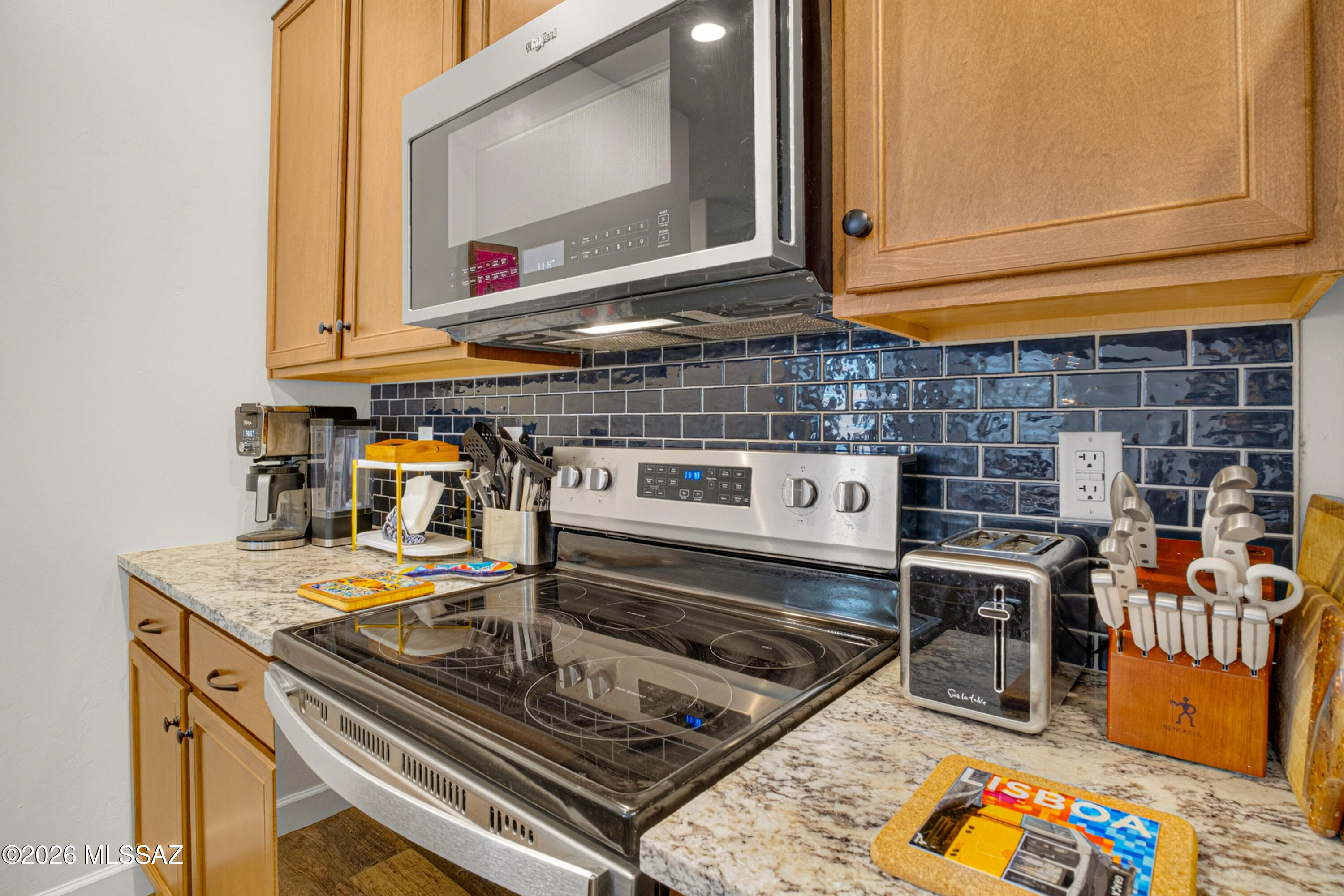 9324 North Agave Gold Road Tucson, AZ 85742 - Photo 23 of 48 Spacious Kitchen