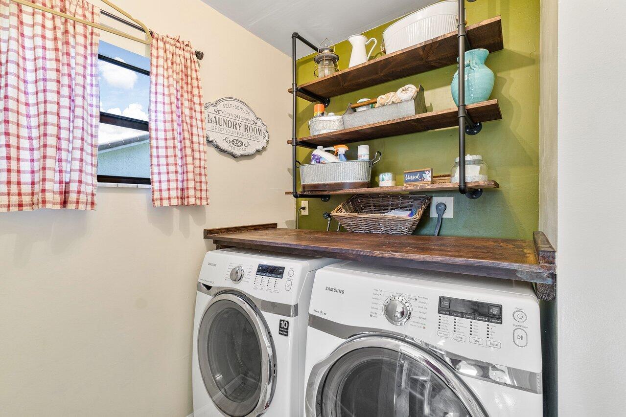 10137 Camelback Lane Boca Raton, FL 33498 - Photo 11 of 37 017-10137CamelbackLane-BocaRaton-FL-3349