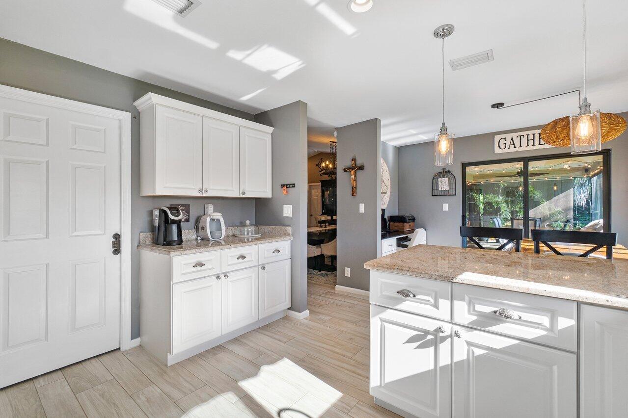 10137 Camelback Lane Boca Raton, FL 33498 - Photo 12 of 37 012-10137CamelbackLane-BocaRaton-FL-3349