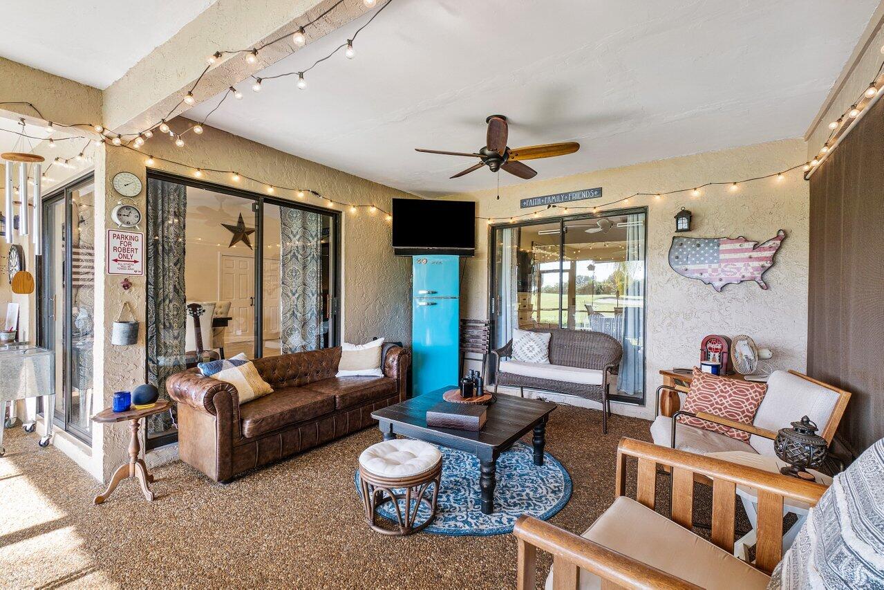 10137 Camelback Lane Boca Raton, FL 33498 - Photo 16 of 37 024-10137CamelbackLane-BocaRaton-FL-3349