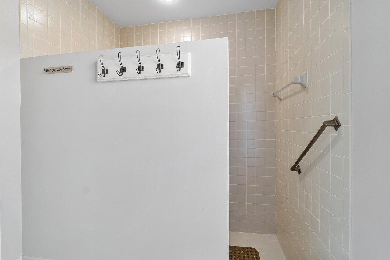 10137 Camelback Lane Boca Raton, FL 33498 - Photo 22 of 37 023-10137CamelbackLane-BocaRaton-FL-3349