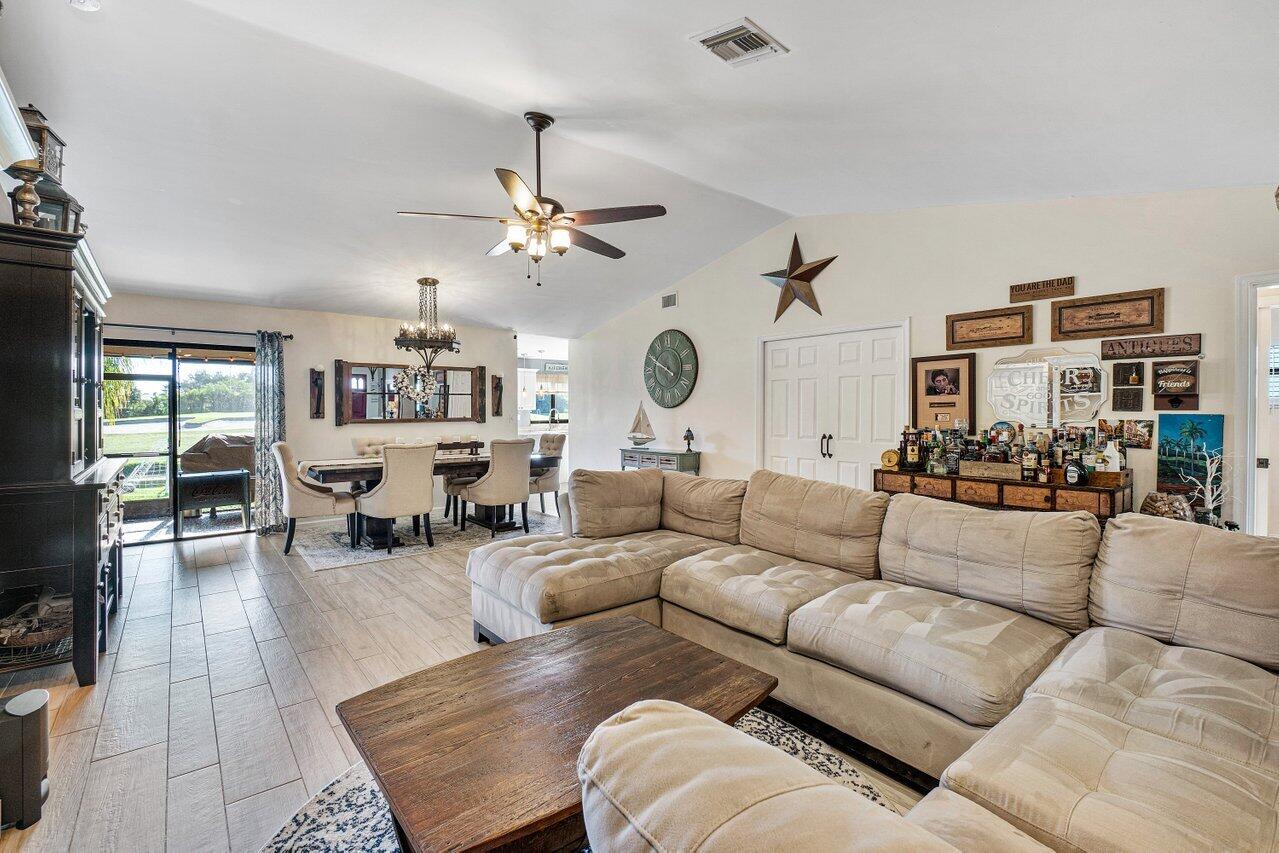 10137 Camelback Lane Boca Raton, FL 33498 - Photo 7 of 37 007-10137CamelbackLane-BocaRaton-FL-3349