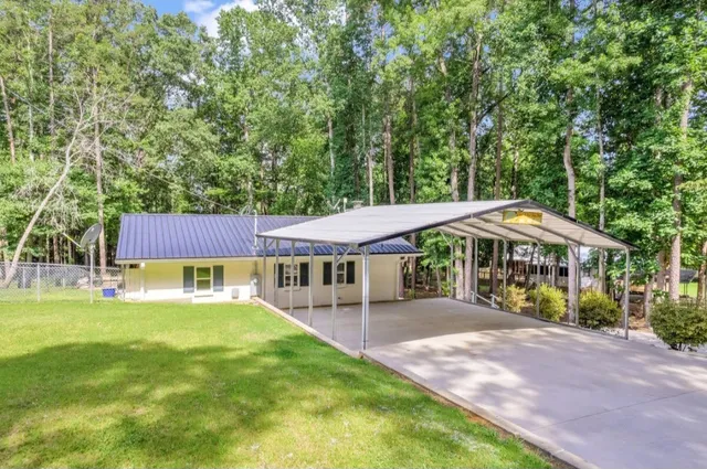 $375,000 | 664 North Port Bass Drive, Fair Play, SC 29643