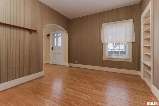 $219,900 | 303 Harris Street, Delavan, IL 61734