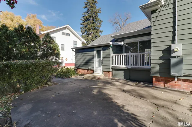 $219,900 | 303 Harris Street, Delavan, IL 61734