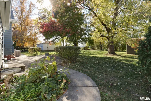 $219,900 | 303 Harris Street, Delavan, IL 61734