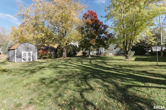 $219,900 | 303 Harris Street, Delavan, IL 61734