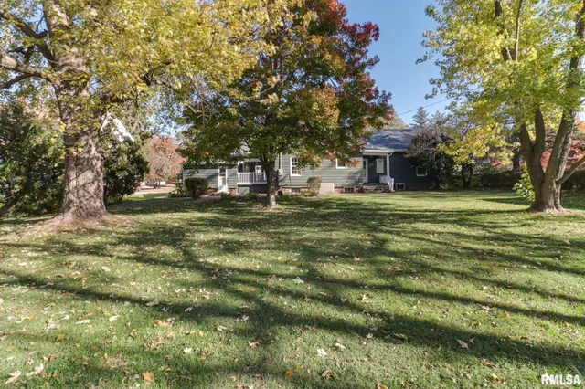 $219,900 | 303 Harris Street, Delavan, IL 61734