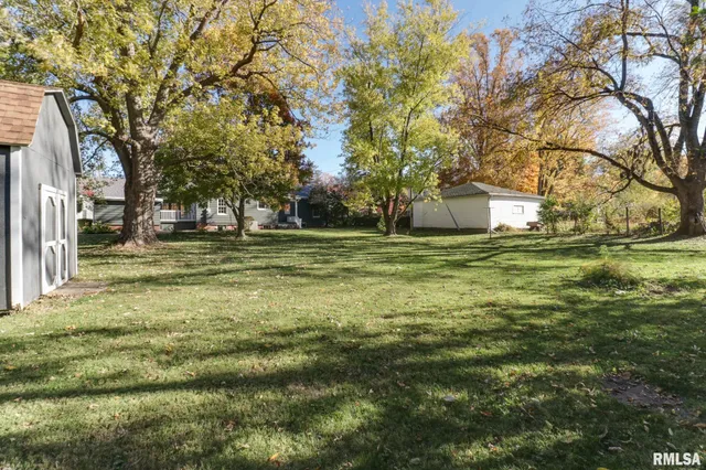 $219,900 | 303 Harris Street, Delavan, IL 61734