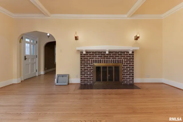 $219,900 | 303 Harris Street, Delavan, IL 61734