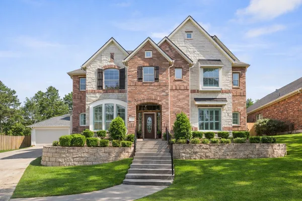 $590,000 | 2153 Summit Mist Drive, Conroe, TX 77304