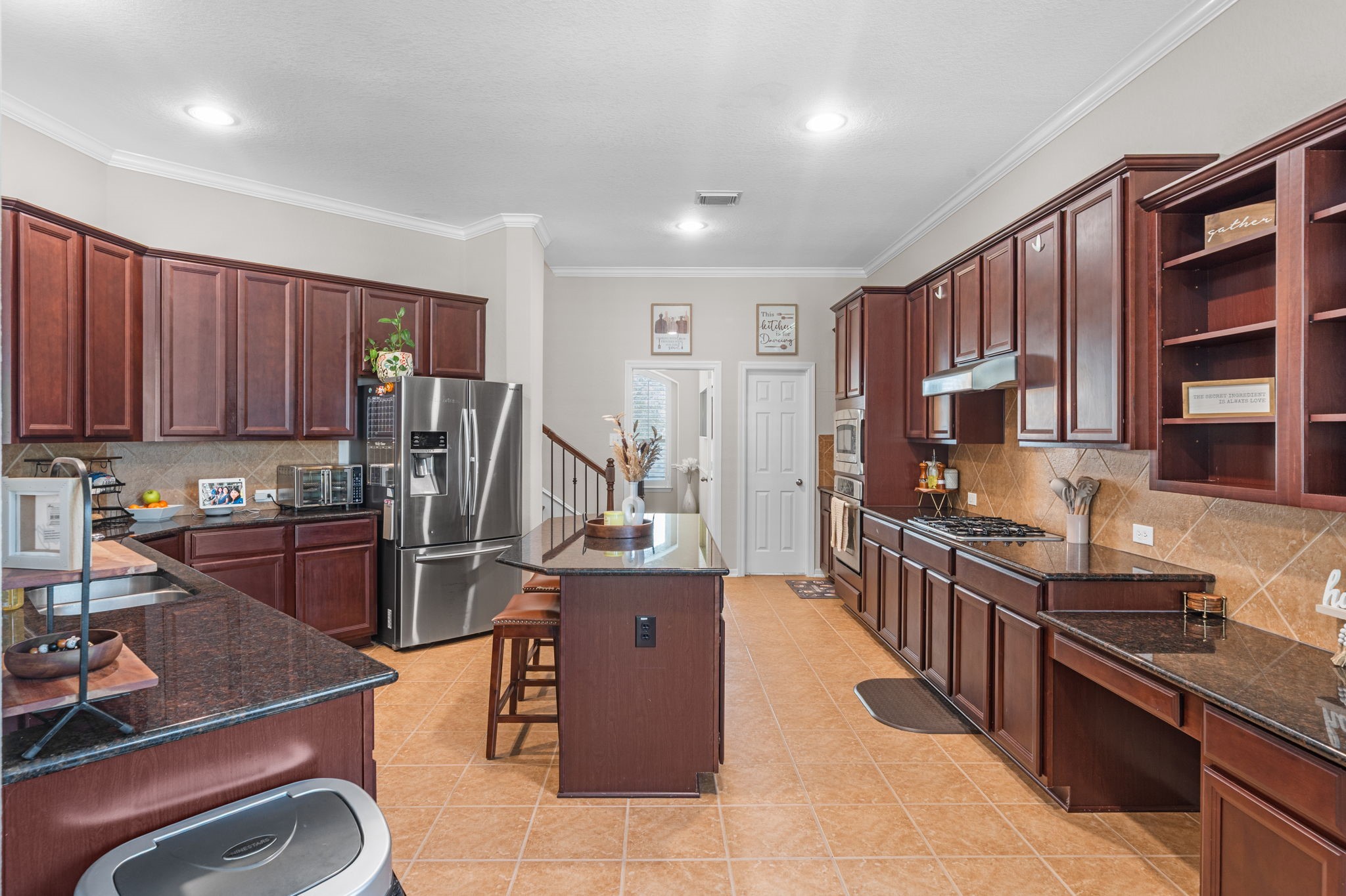 2153 Summit Mist Drive Conroe, TX 77304 - Photo 24 of 50 Kitchen