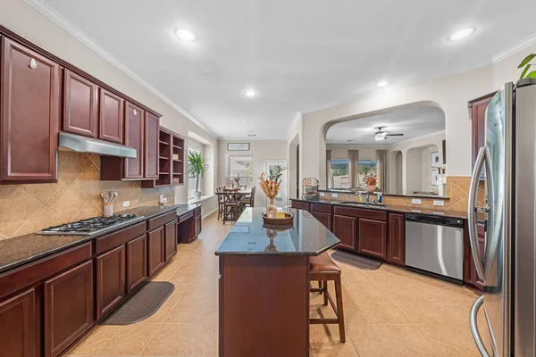 $590,000 | 2153 Summit Mist Drive, Conroe, TX 77304