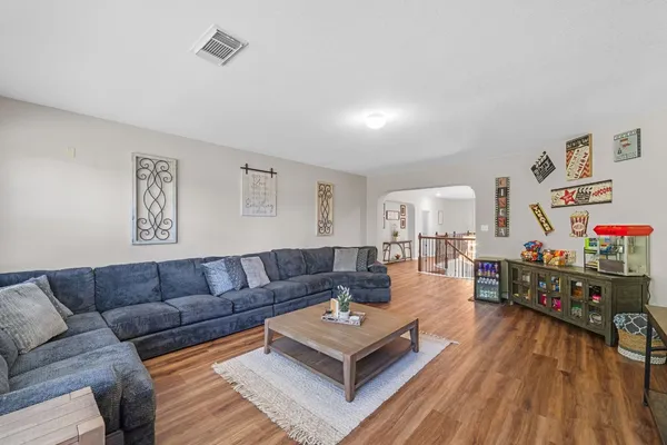$590,000 | 2153 Summit Mist Drive, Conroe, TX 77304