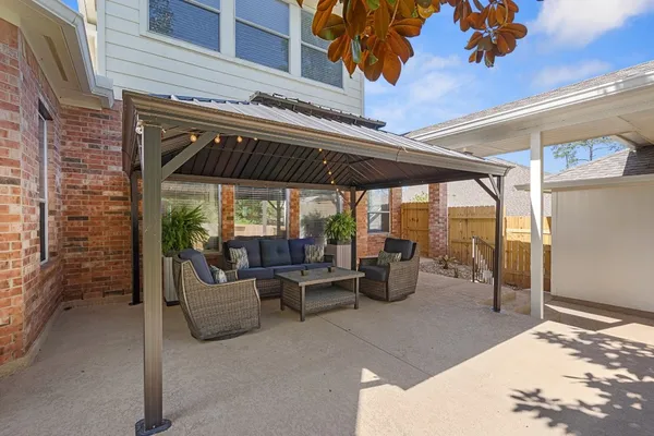 $590,000 | 2153 Summit Mist Drive, Conroe, TX 77304