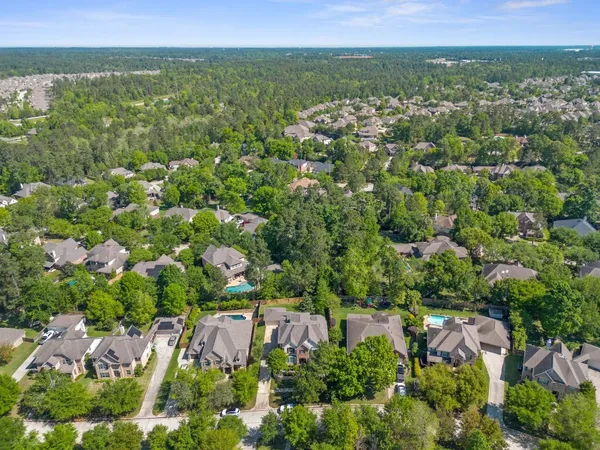 $590,000 | 2153 Summit Mist Drive, Conroe, TX 77304