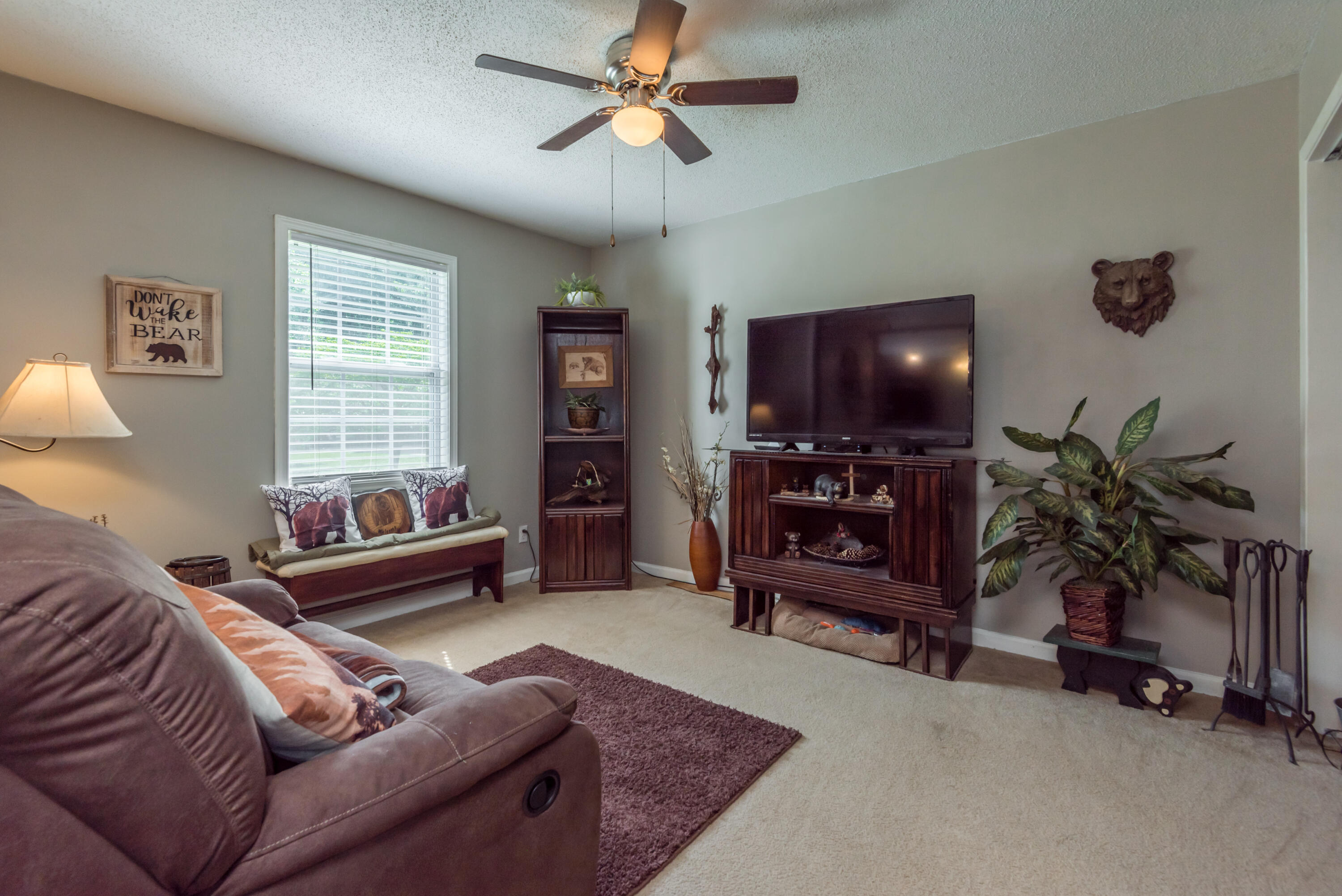 102 Stephens Road Madisonville, TN 37354 - Photo 14 of 39 Living Room