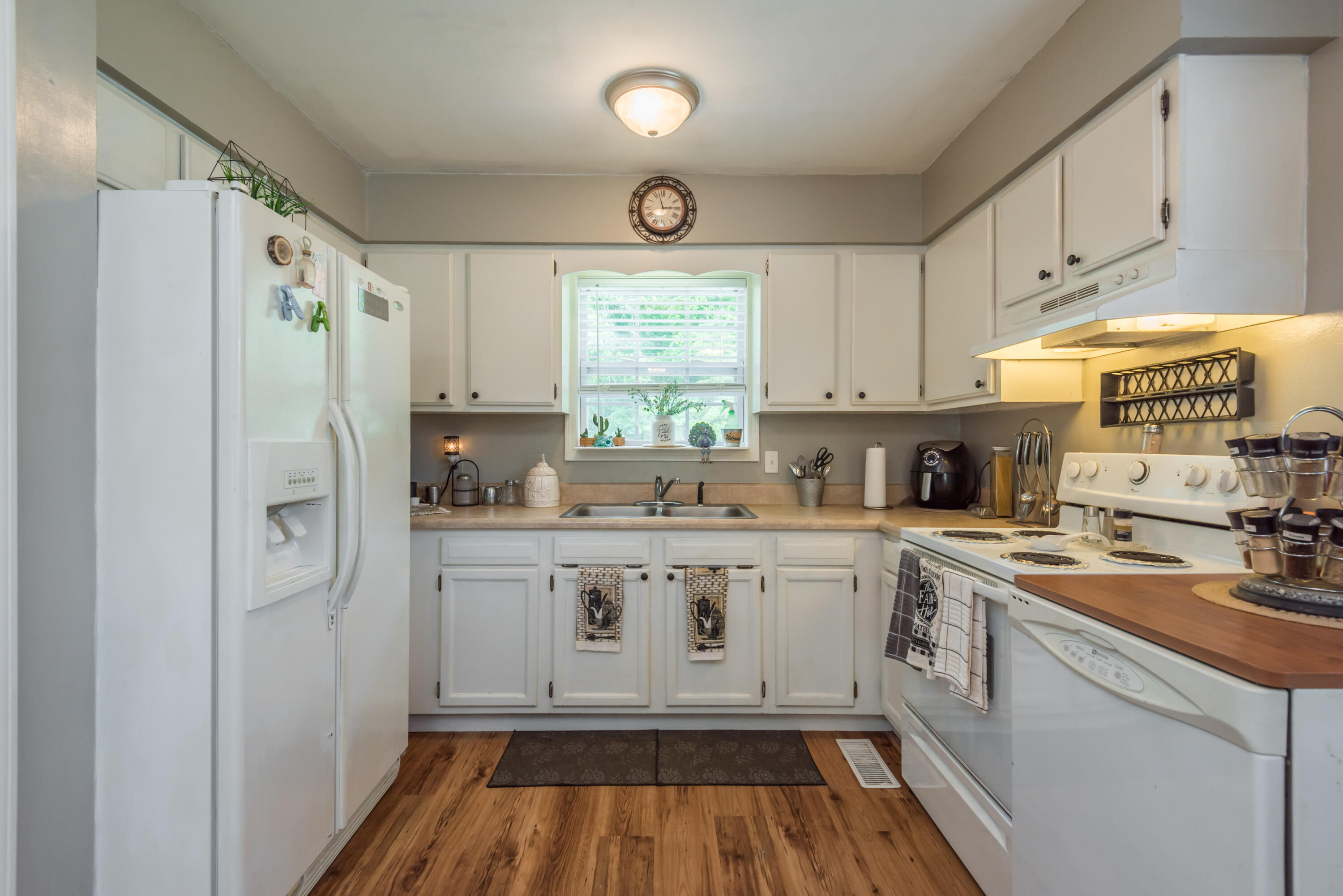 102 Stephens Road Madisonville, TN 37354 - Photo 21 of 39 Kitchen