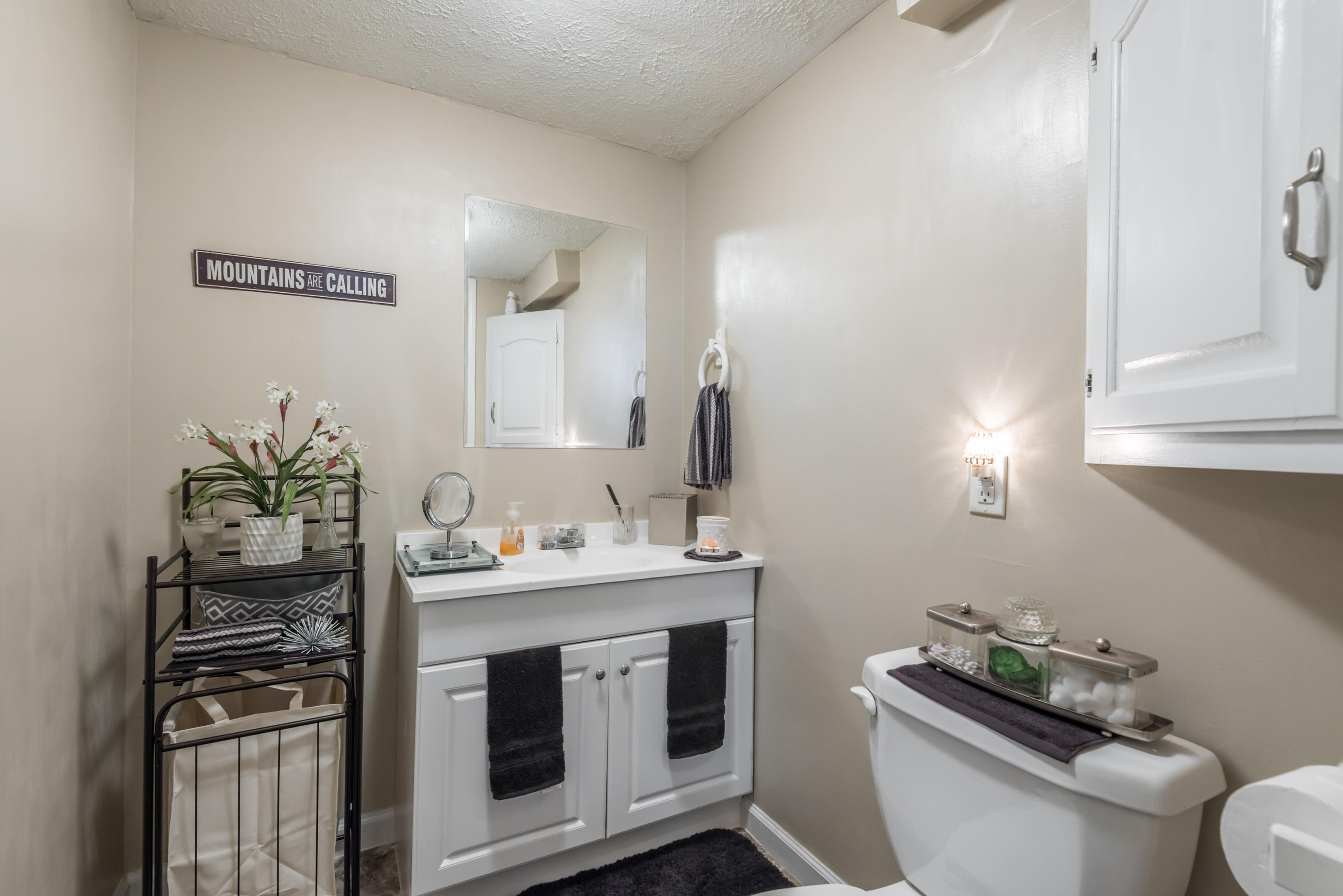 102 Stephens Road Madisonville, TN 37354 - Photo 31 of 39 Half Bath
