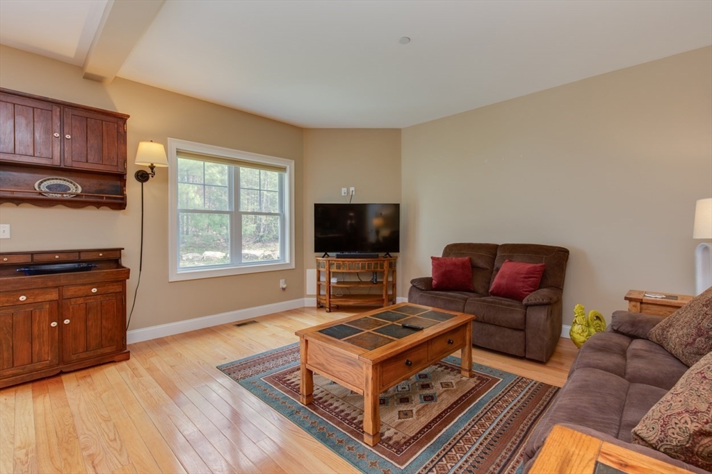 89 Woodview Way, Unit 89 Manchester, NH 03102 - Photo 20 of 42