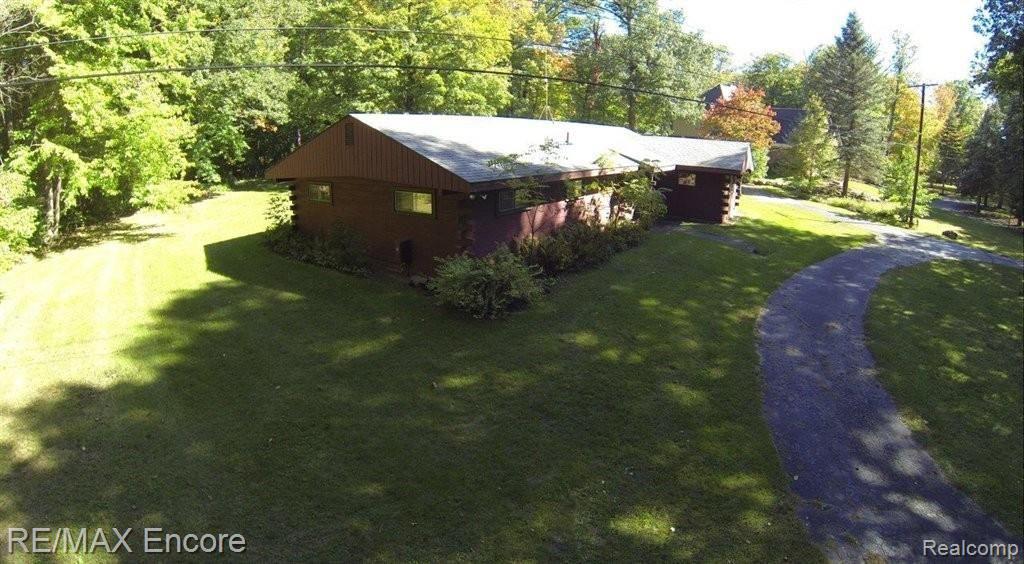 5041 Clarkston Road Clarkston, MI 48348 - Photo 25 of 29 Charming