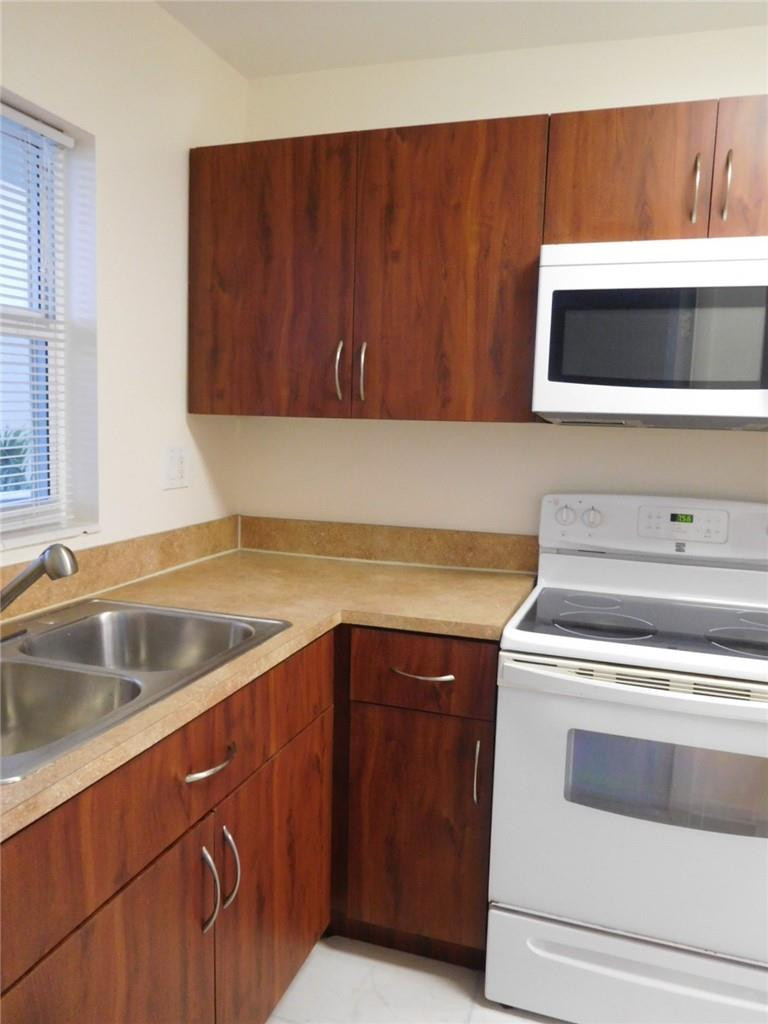 1425 Arthur Street, Unit 414B Hollywood, FL 33020 - Photo 21 of 50 new Cabinets