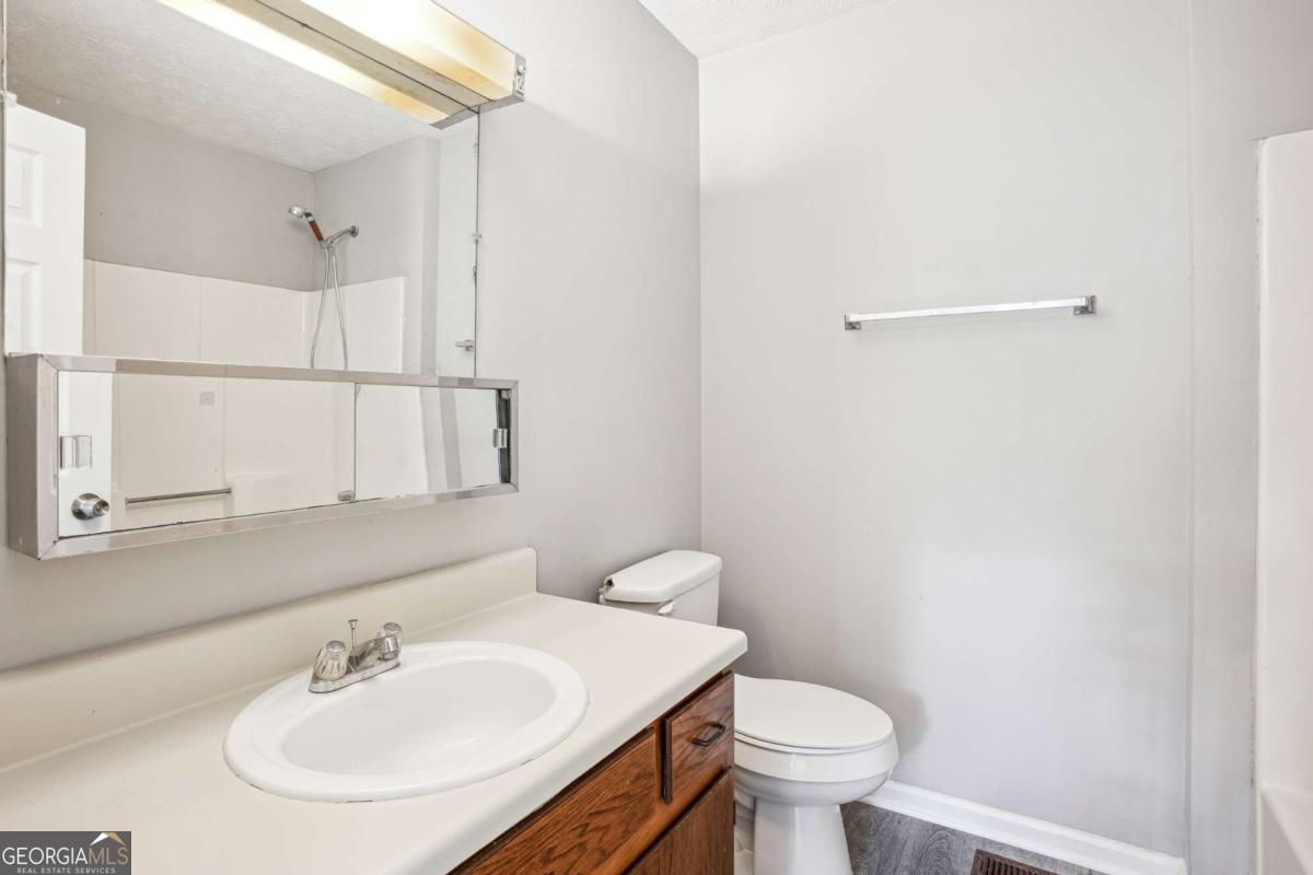 2049 Charter Lane Lithonia, GA 30058 - Photo 18 of 25