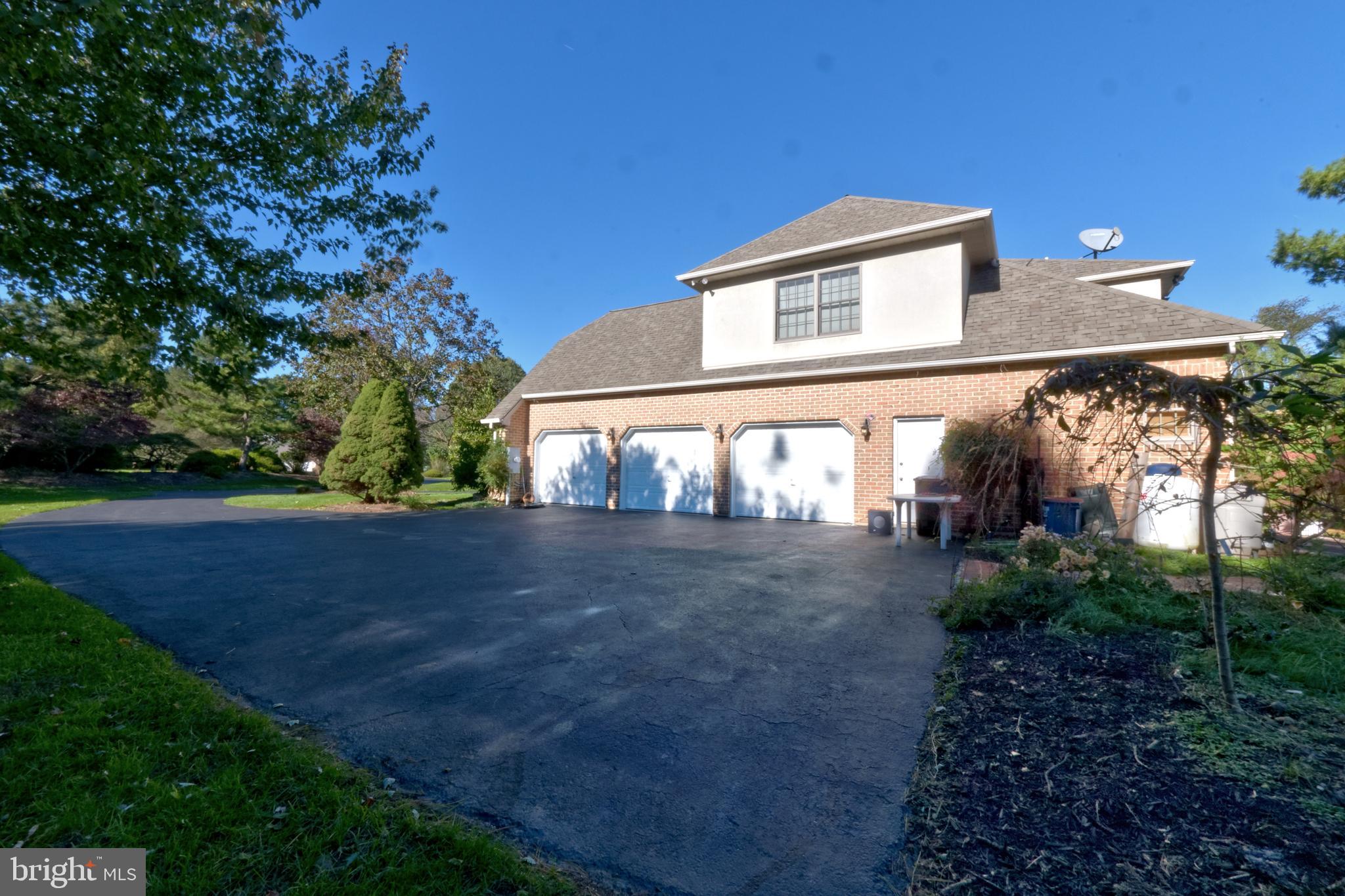 1750 Deer Run Road Bethlehem, PA 18015 - Photo 3 of 37 Gallery Image 3