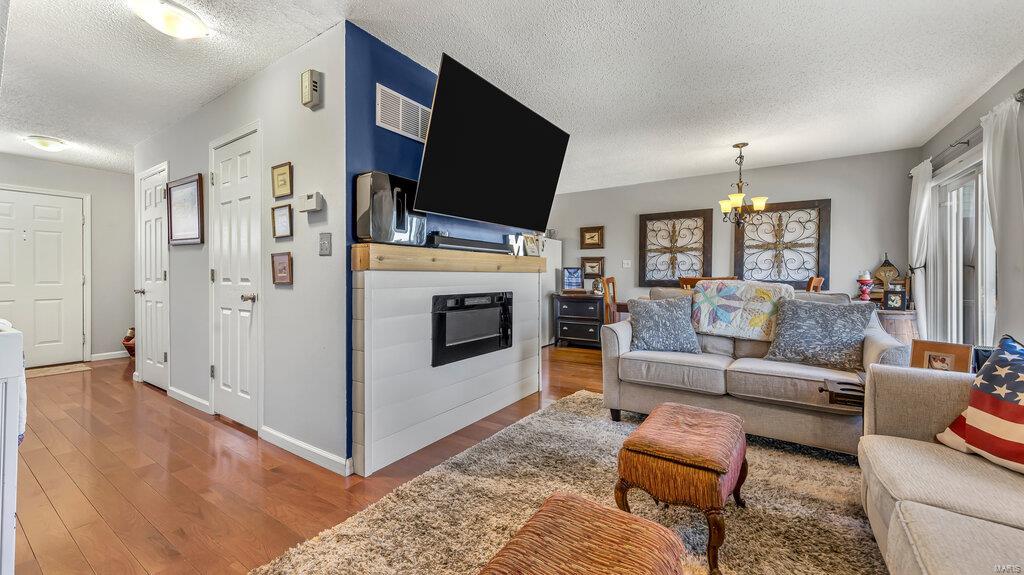 915 Alpine Ridge Drive Ballwin, MO 63021 - Photo 8 of 33 Gallery Image 8