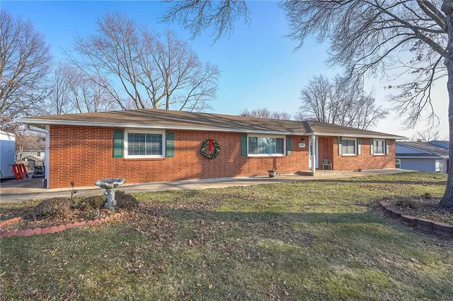 $350,000 | 6509 Northwest Twin Oaks Drive, Kansas City, MO 64151