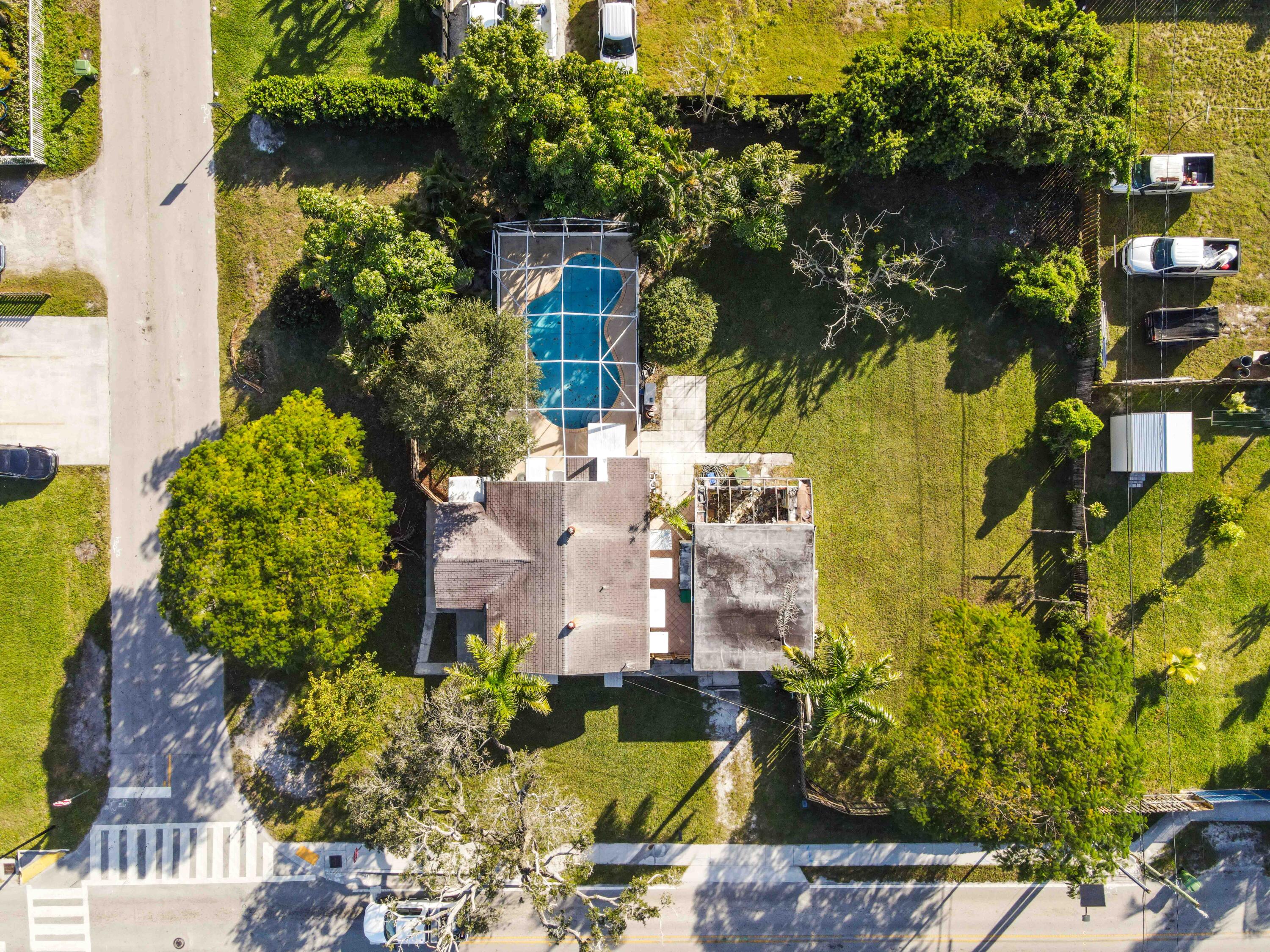 3858 Lakewood Road Palm Springs, FL 33461 - Photo 32 of 40 front view of a house