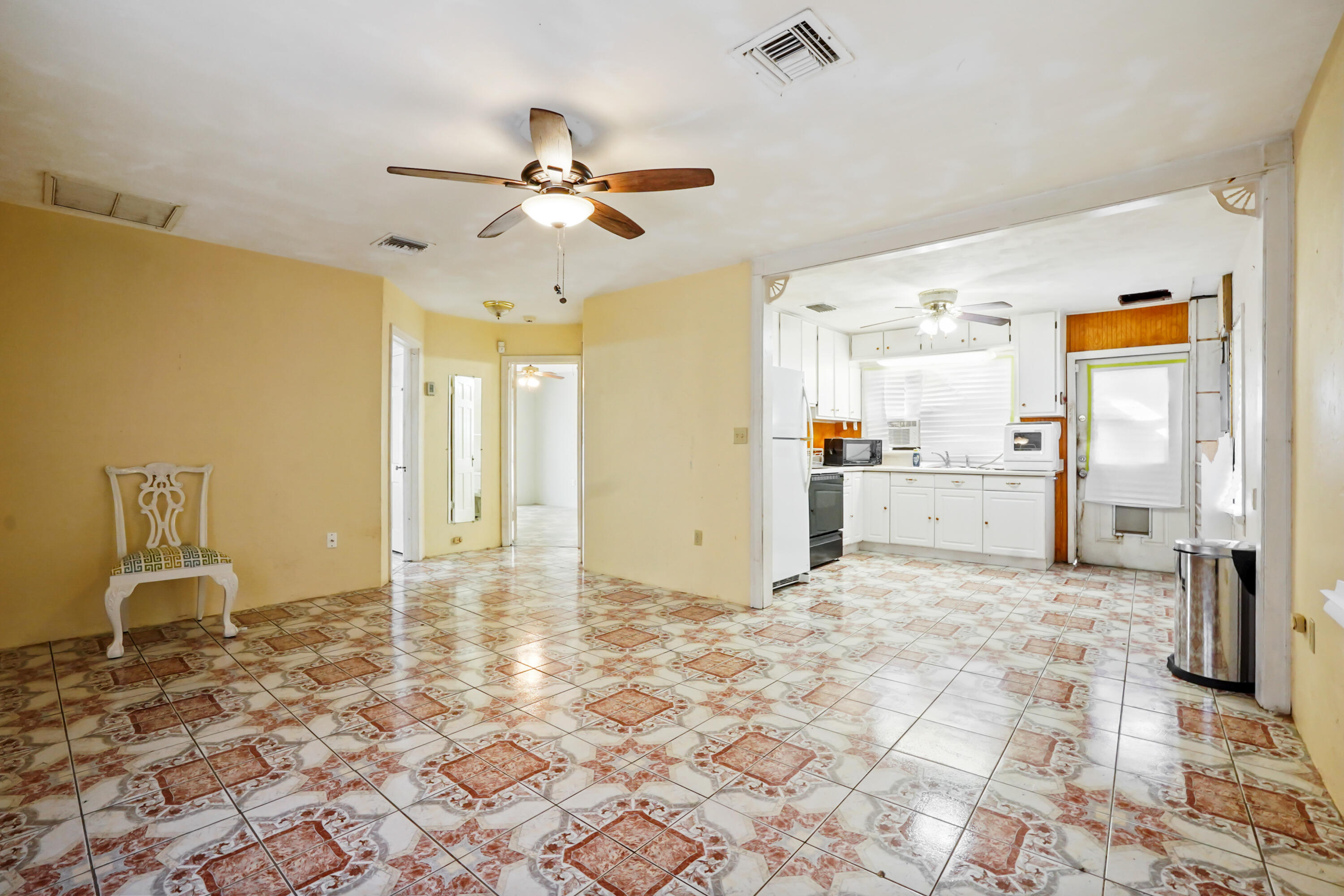 3858 Lakewood Road Palm Springs, FL 33461 - Photo 7 of 40 a view of a storage & utility room