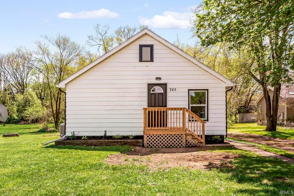 $289,000 | 745 East 18th Street, Mishawaka, IN 46544