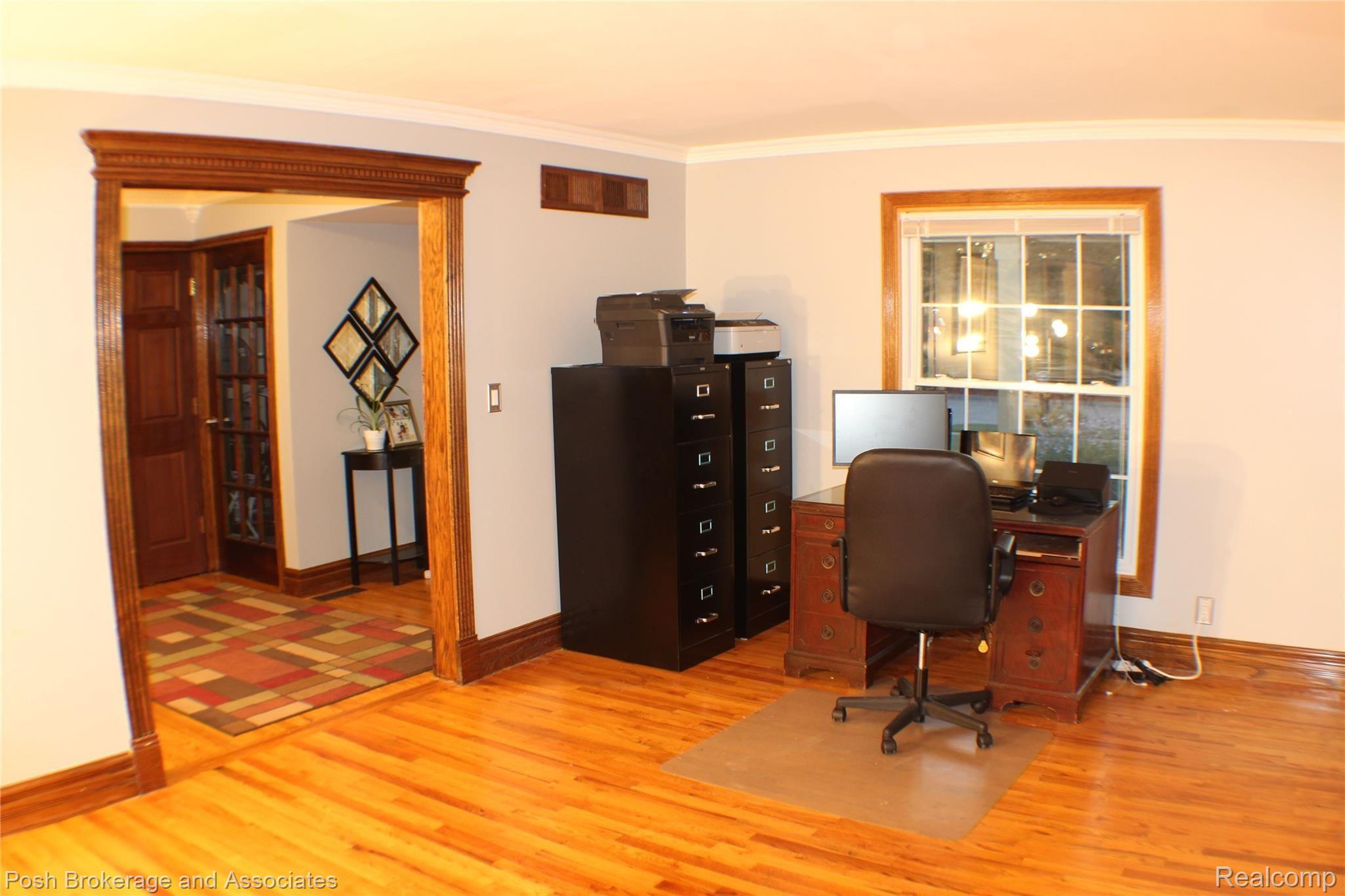 27220 Harvard Road Southfield, MI 48076 - Photo 39 of 72 Livingroom Entry.jpeg