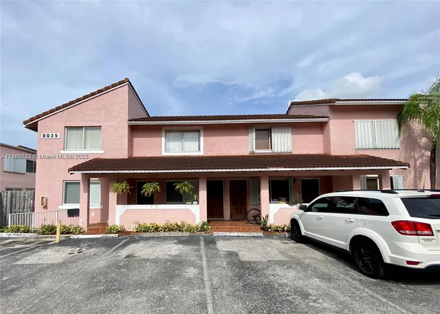 $2,900 | 8039 Lake Drive, Unit 102, Doral, FL 33166