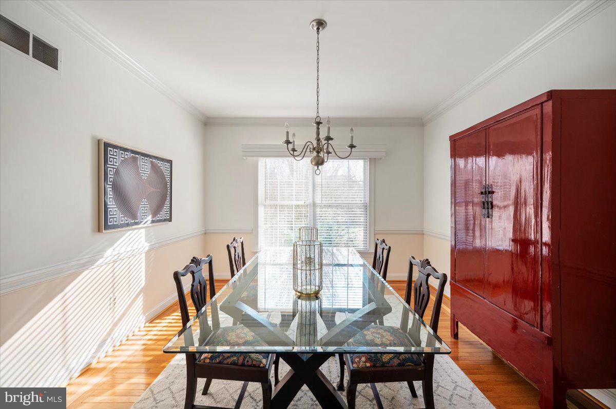 130 Brochant Circle Blue Bell, PA 19422 - Photo 17 of 83 Cheery dining room.