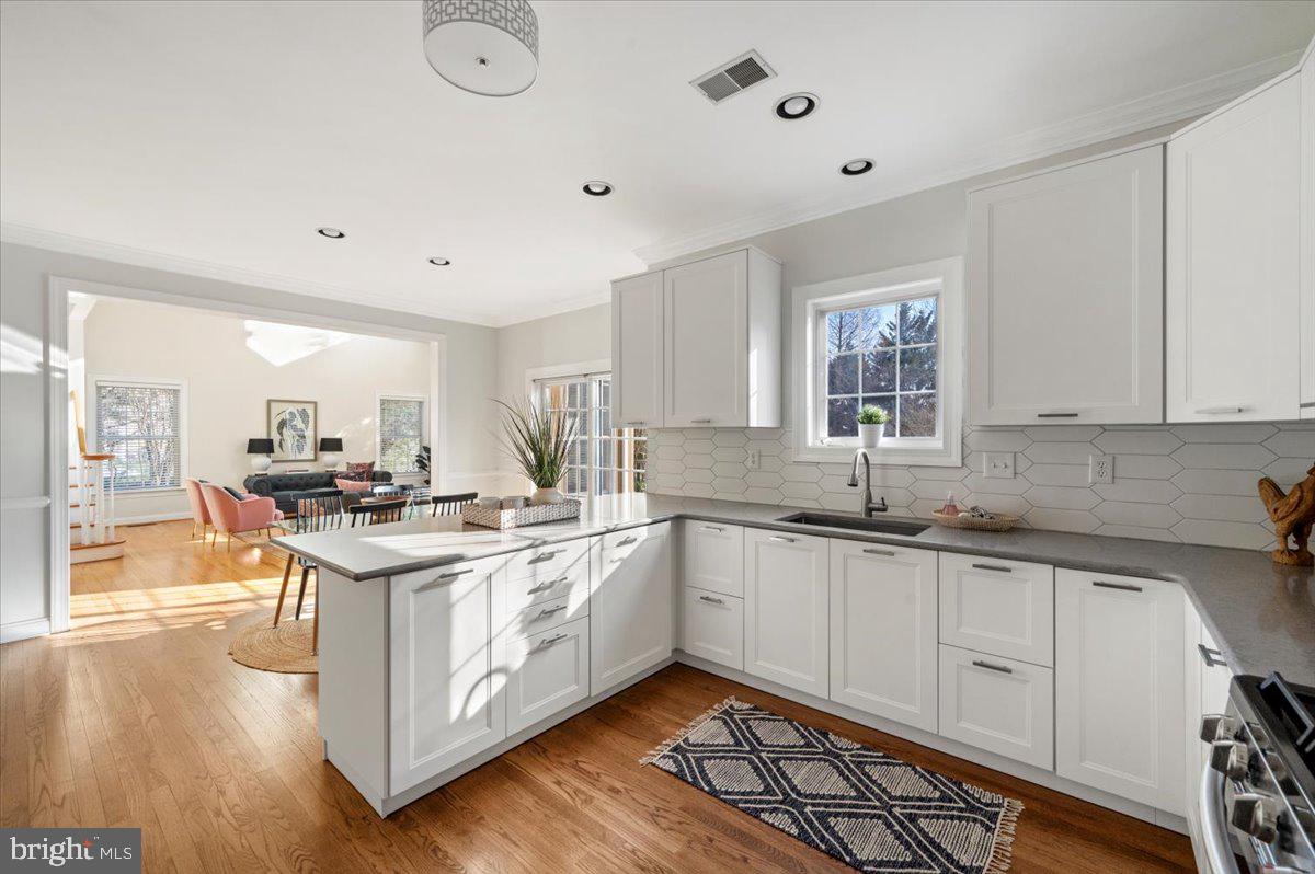 130 Brochant Circle Blue Bell, PA 19422 - Photo 25 of 83 Stylish renovated kitchen.