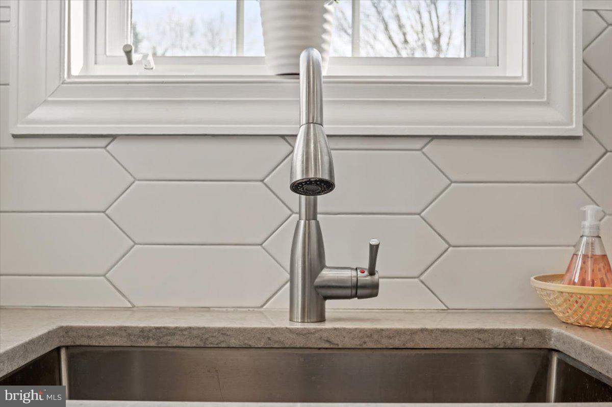 130 Brochant Circle Blue Bell, PA 19422 - Photo 27 of 83 Stylish renovated kitchen.